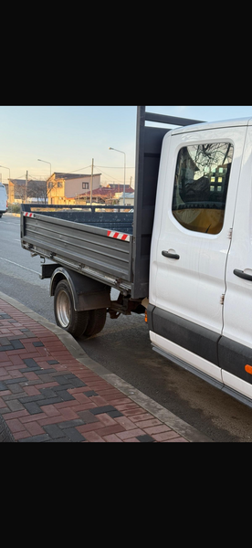 Sofer cu autobasculanta